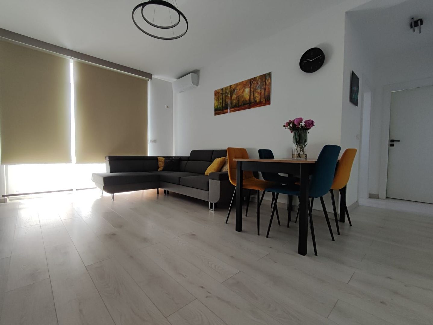 Apartament cu 3 camere, 2 bai si loc de parcare - Poză 4