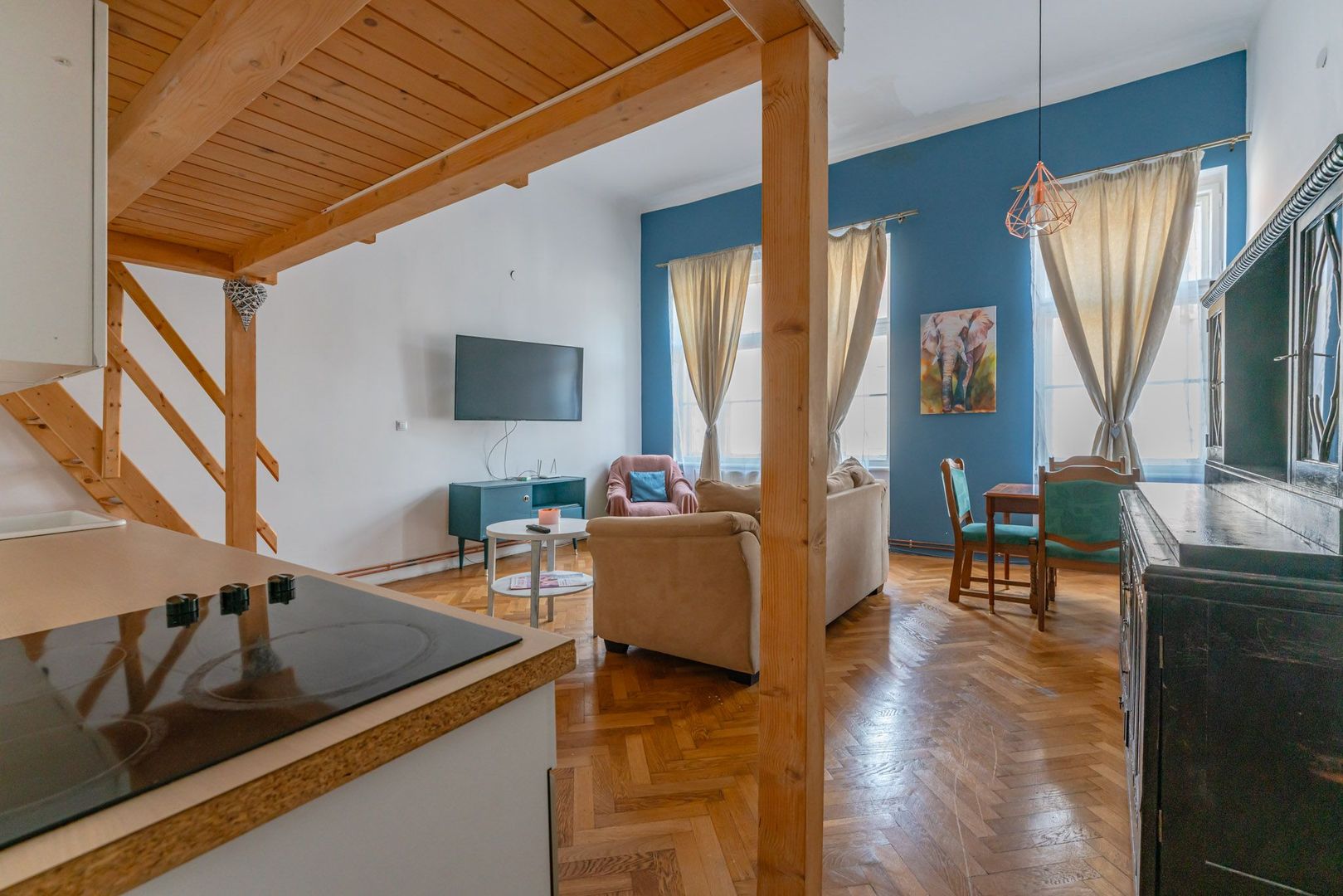 Garsonieră spațioasă cu zonă de dormit separată, Livada Poștei, Lungă 19 - Poză 2