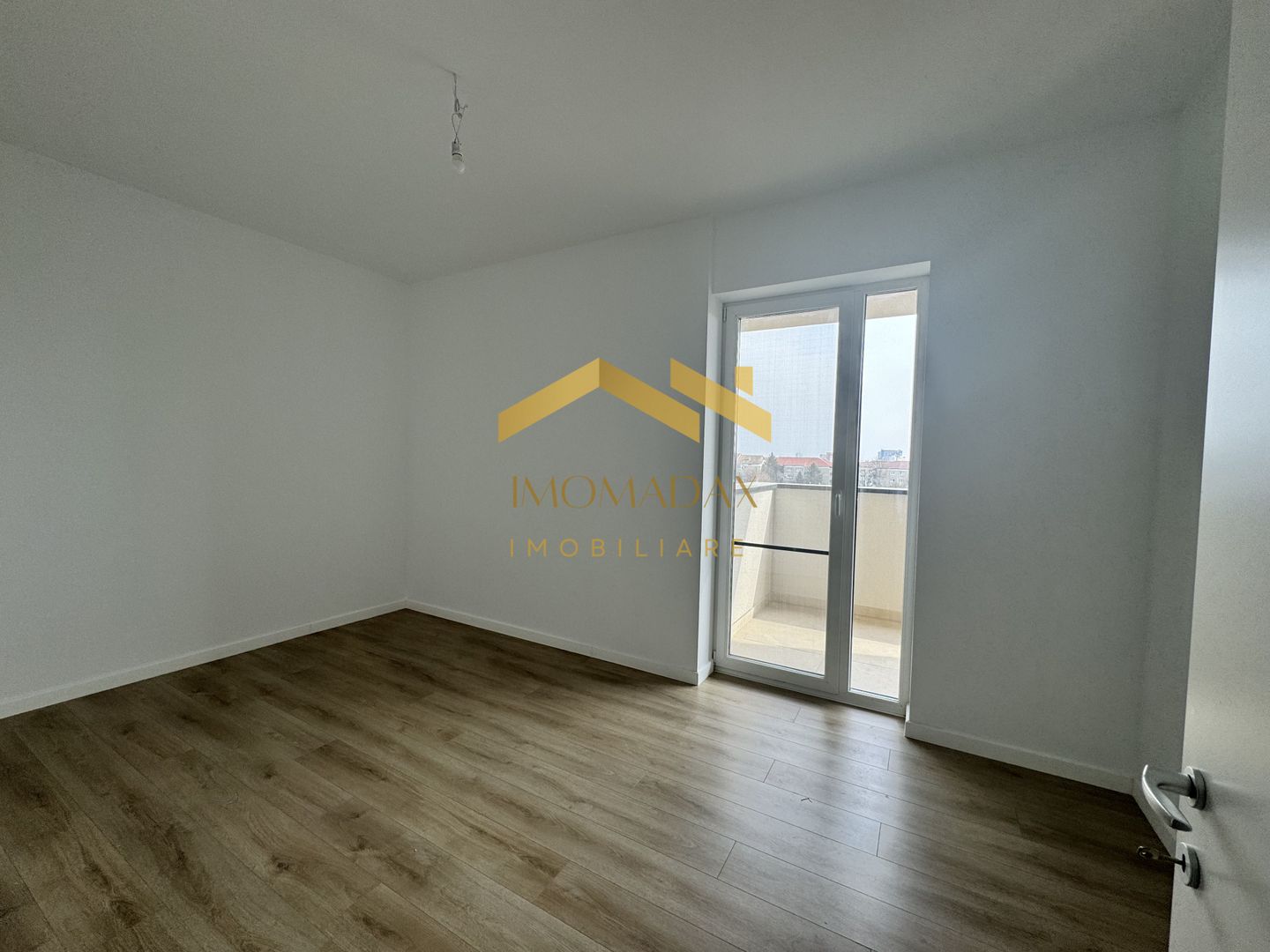 Aradului-Apartament 3 Camere-Centrala Proprie - Poză 7