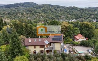 Vedere padure, panouri solare si fotovoltaice, pompa de caldura,  semineu - Poză 1