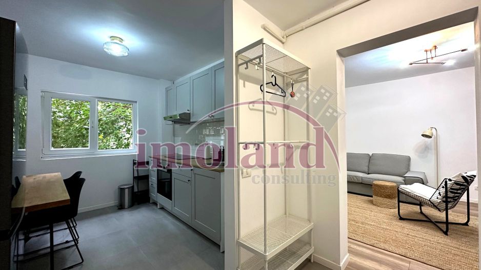 Prima inchiriere - Apartament renovat - 2 camere - etaj 1 - Ultracentral - Poză 1