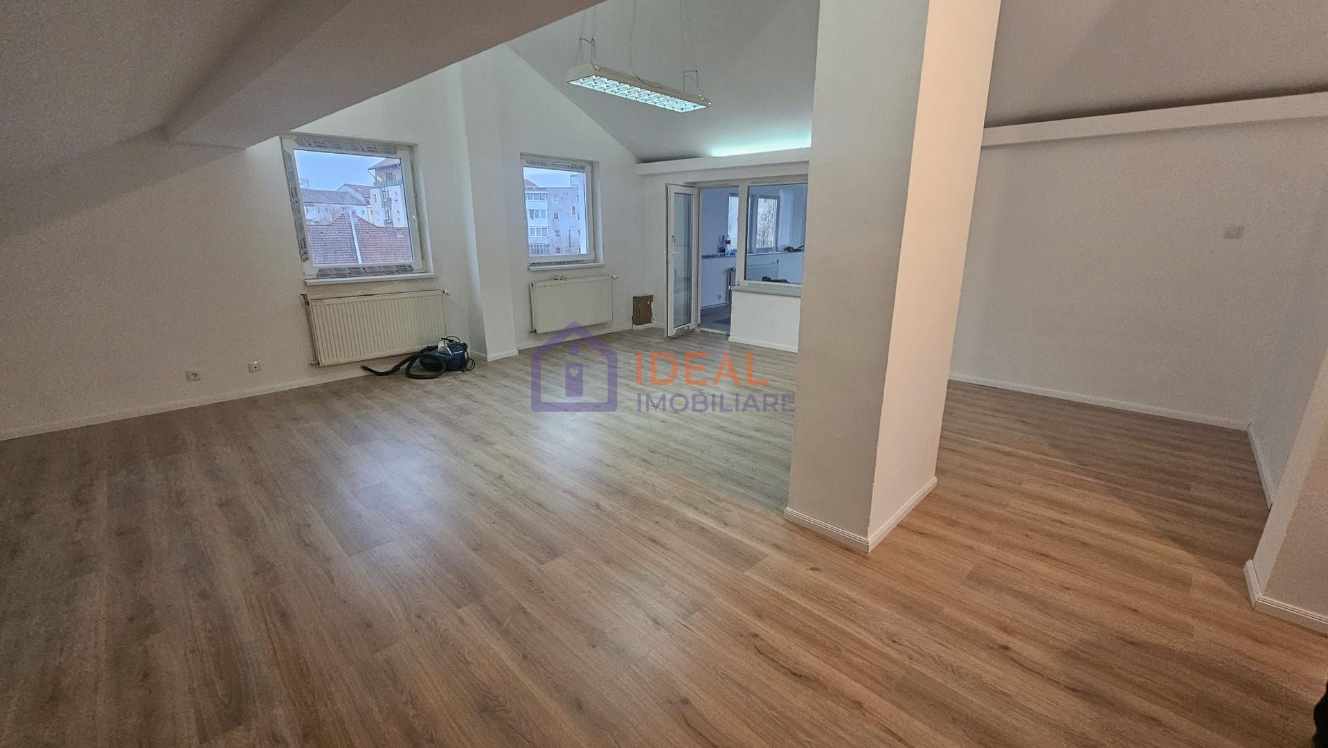 Spatiu Comercial cu 11 camere, 365 mp utili,  zona Cale Dumbravii - Poză 9