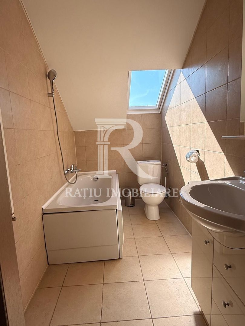 Casa cu 3 camere de inchiriat | Pet Friendly  | Zona Centrala - Poză 3
