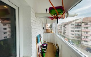 Apartament in zona centrala, la cheie, mobilat, utilat, et intermediar - Poză 17