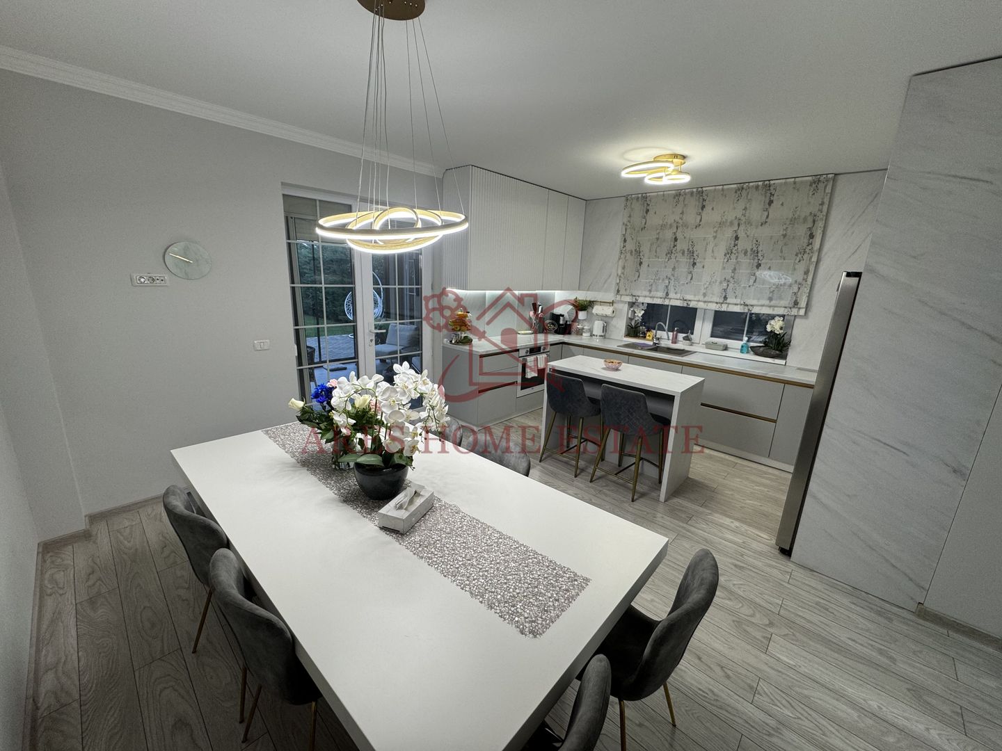 Casa in stil mediteranean, ultrafinisată 5 camere, 3 bai + curte. - Poză 7