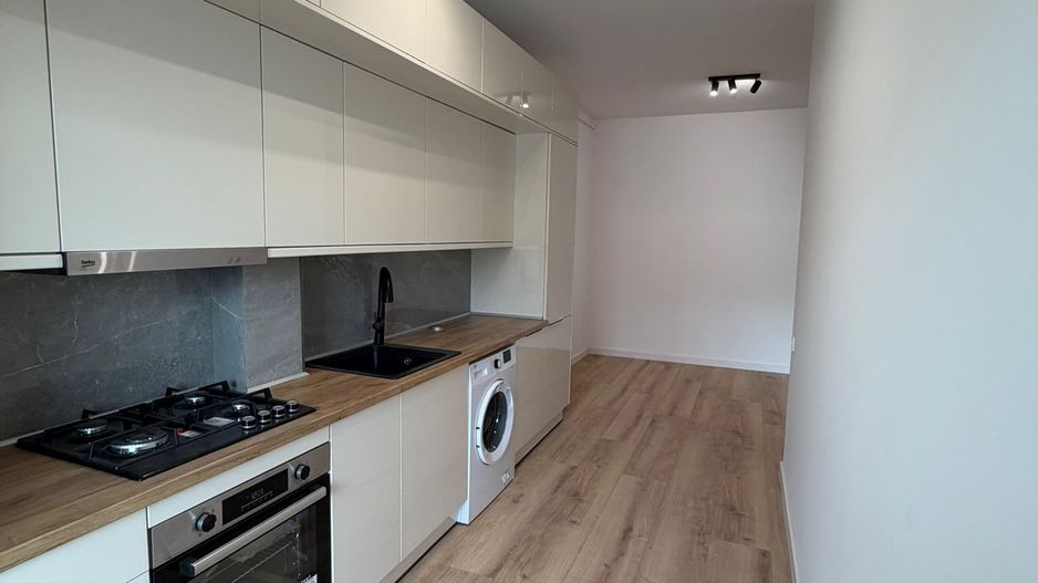 Apartament 3 camere,  parțial mobilat. Zona Eroilor Florești - Poză 1