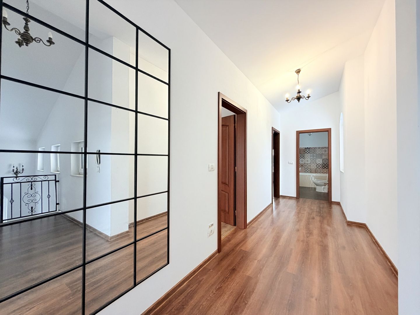 Casă de închiriat la liziera pădurii - Dumbrăvița - Poză 4