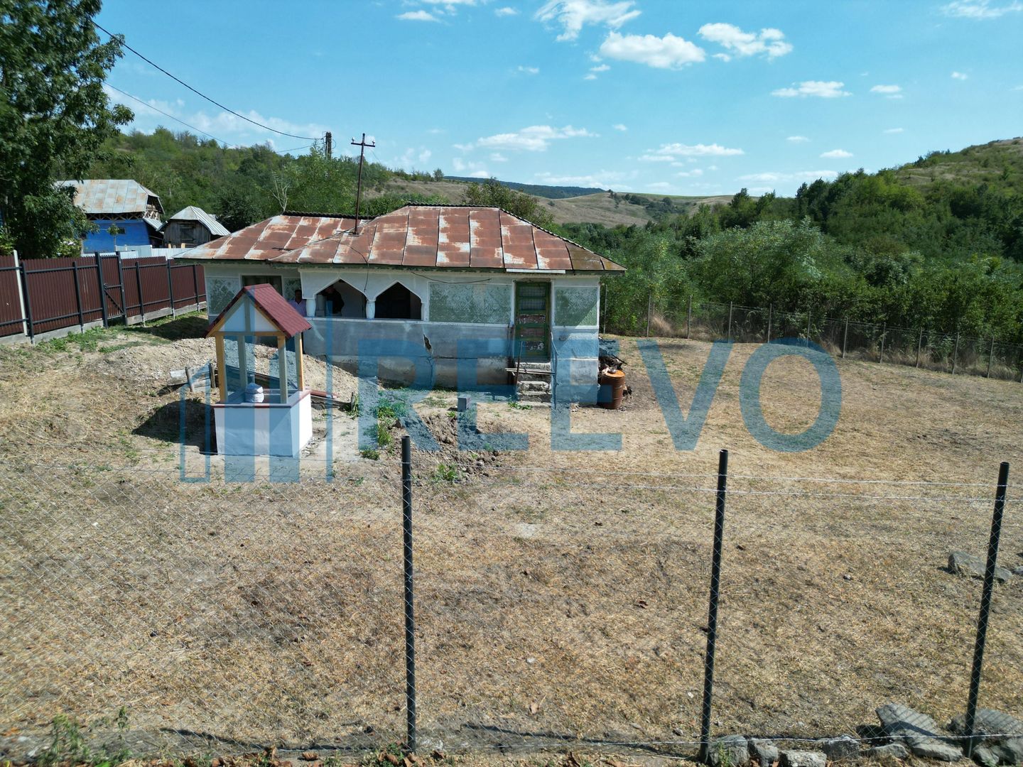 Casă și teren de vânzare în Parincea jud. Bacău. - Poză 6