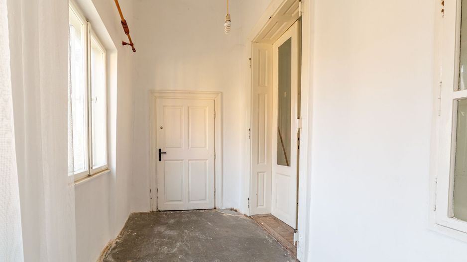 Apartament ultracentral cu potențial extraordinar - Poză 6