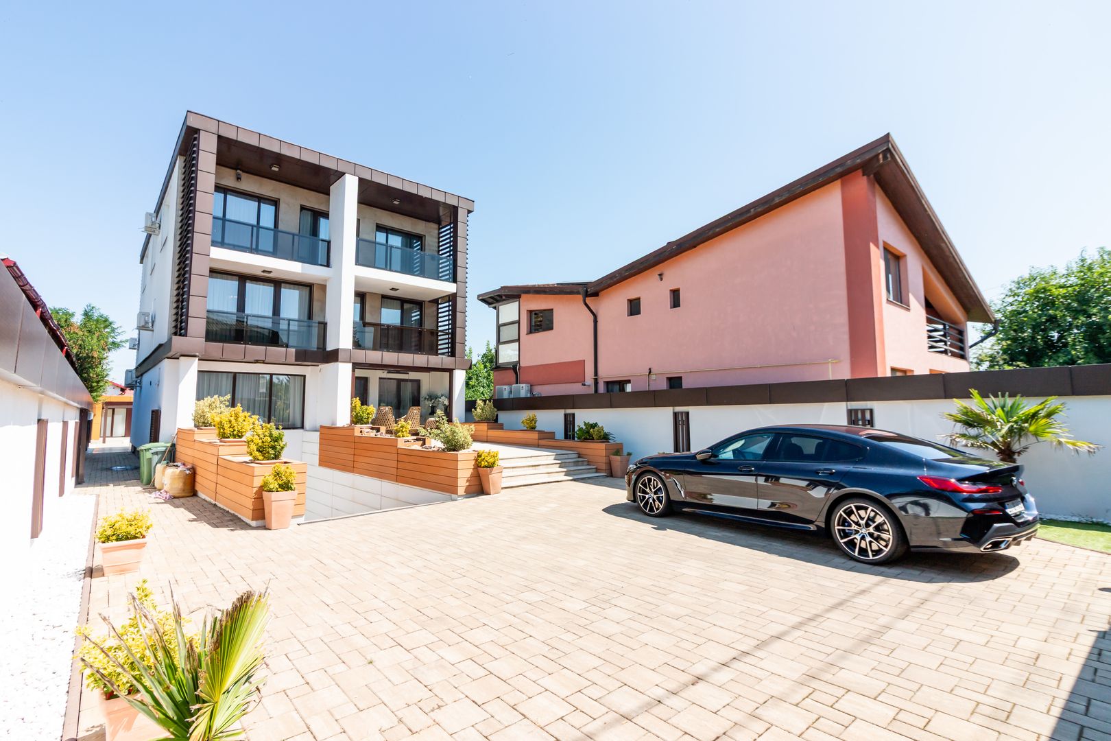 Casa\Vilă 7 camere cu Piscină, Garaj Subteran, zona Balotesti - Poză 2