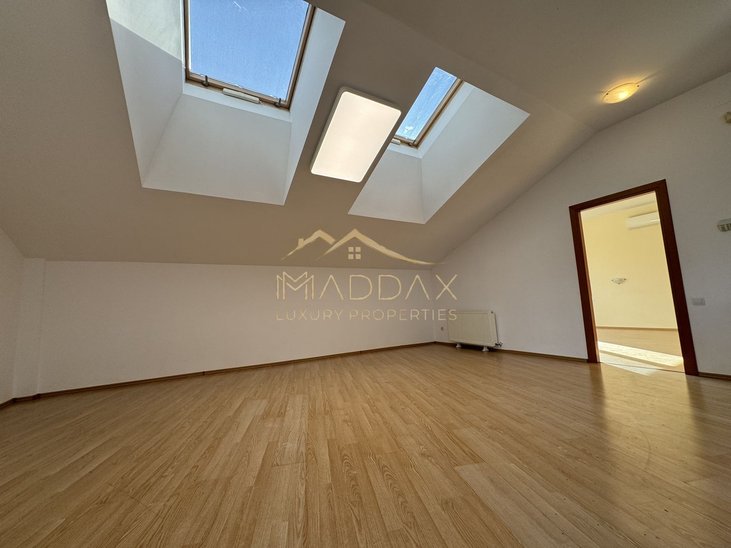 Vila Individuala 7 camere*Piscina*Teren 1000 mp / 8 parcari// Erou Iancu Nicolae - Poză 33