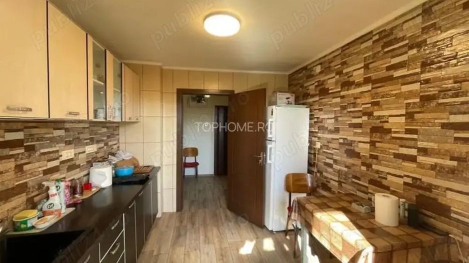 Apartament cu 3 camere, 2 băi, etaj 4/8 – Bloc reabilitat, zonă excele - Poză 3