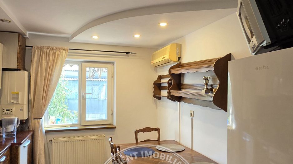 Apartament cu 3 camere, mobilat și utilat, VASLUI - zona CENTRU; - Poză 10