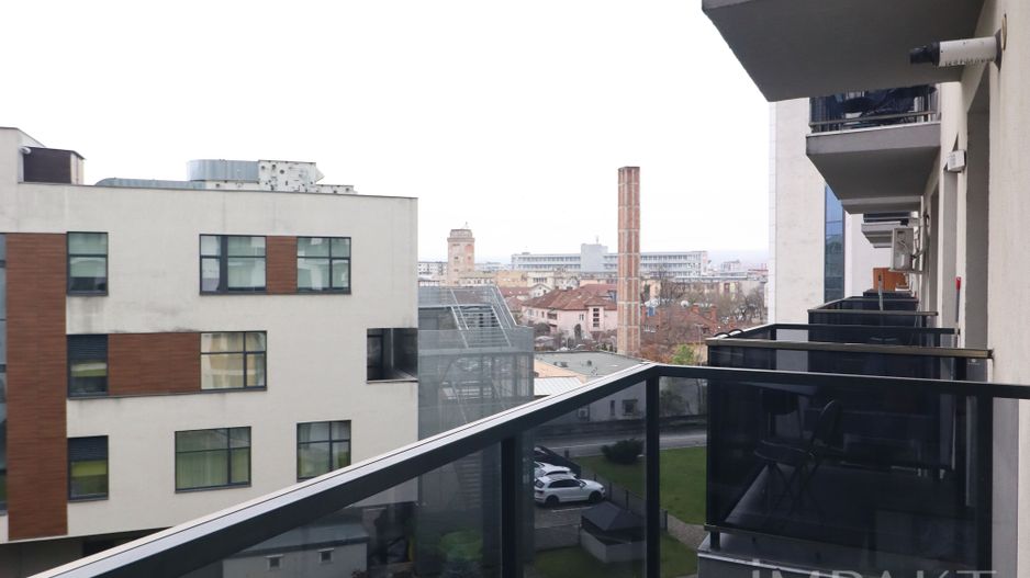 Apartament tip studio cu nisa de dormit, Piata 1 Mai! - Poză 3