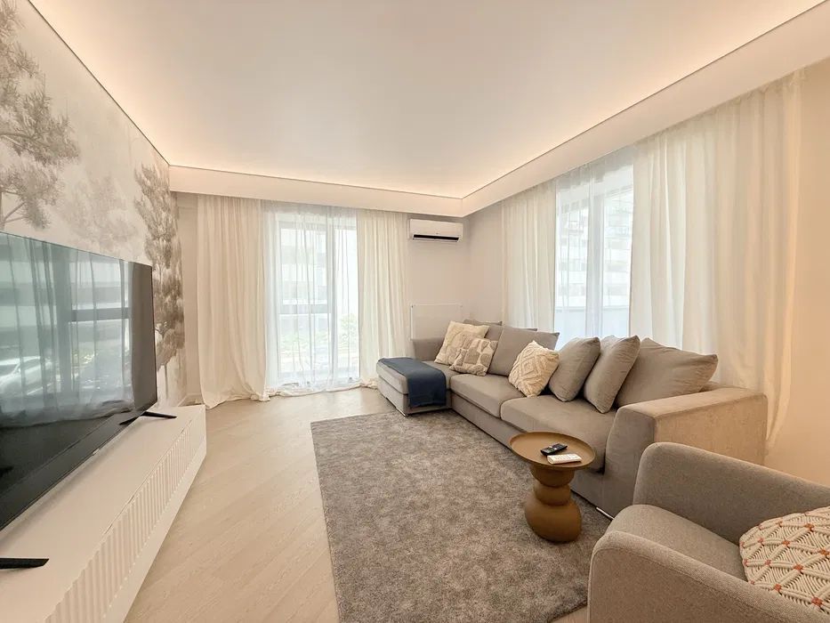 For Rent Spacious 3-Room Apartment | 85 sqm | Cortina North | Parking - Poză 1