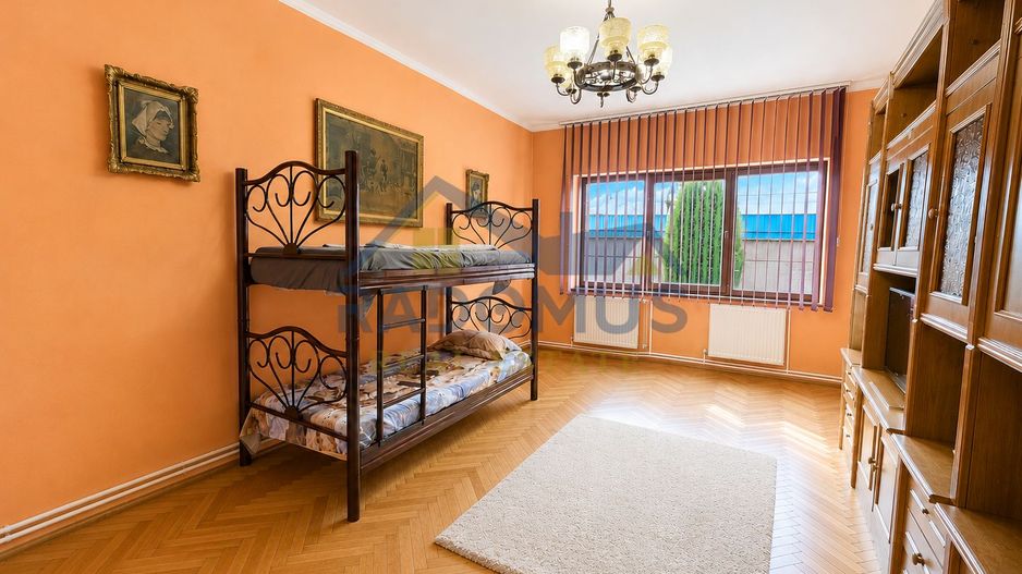 Vila 4 camere | Teren 532 mp | Piscina si foisor | Str. Lupeni - Poză 7