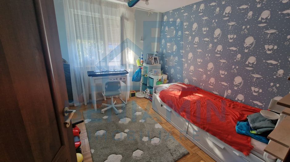 4 decomandate - 80mp - centrala proprie - renovat - Calea Bucuresti - Poză 3