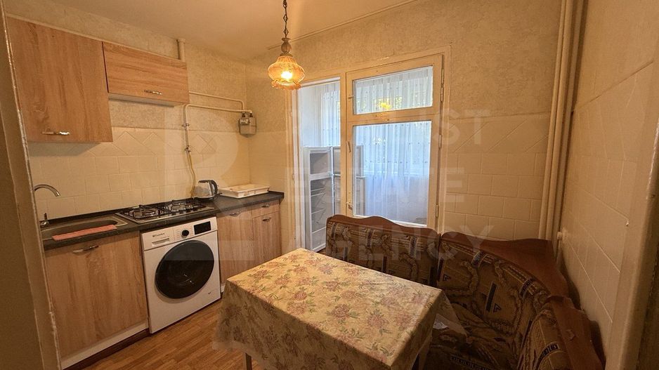 Chirie, apartament, 2 camere, str. Larisa, Bălți cartierul 10 - Poză 1