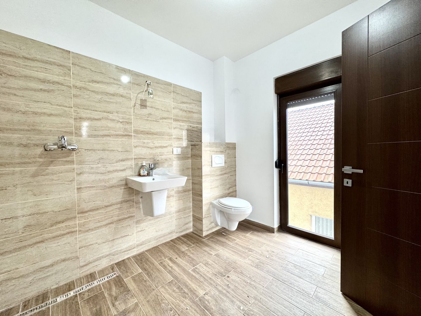 Duplex spațios, prima închiriere, in zona Lunei - Poză 14