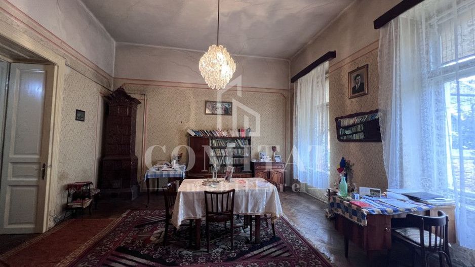 Apartament 3 camere | ultracentral | parcare în curte | - Poză 2