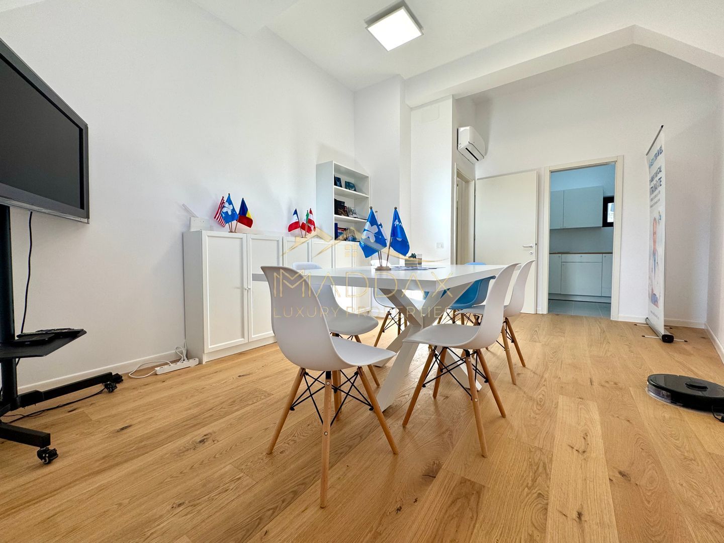 Apartament cu *3 camere* / Cladire Istorica stil Brancovenesc / Universitate - Poză 11