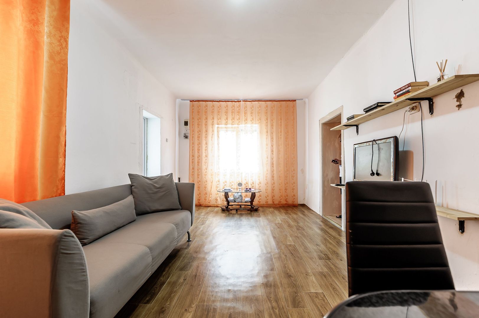 Ofertă rară! Casă cu teren generos în Poltura! - Poză 6