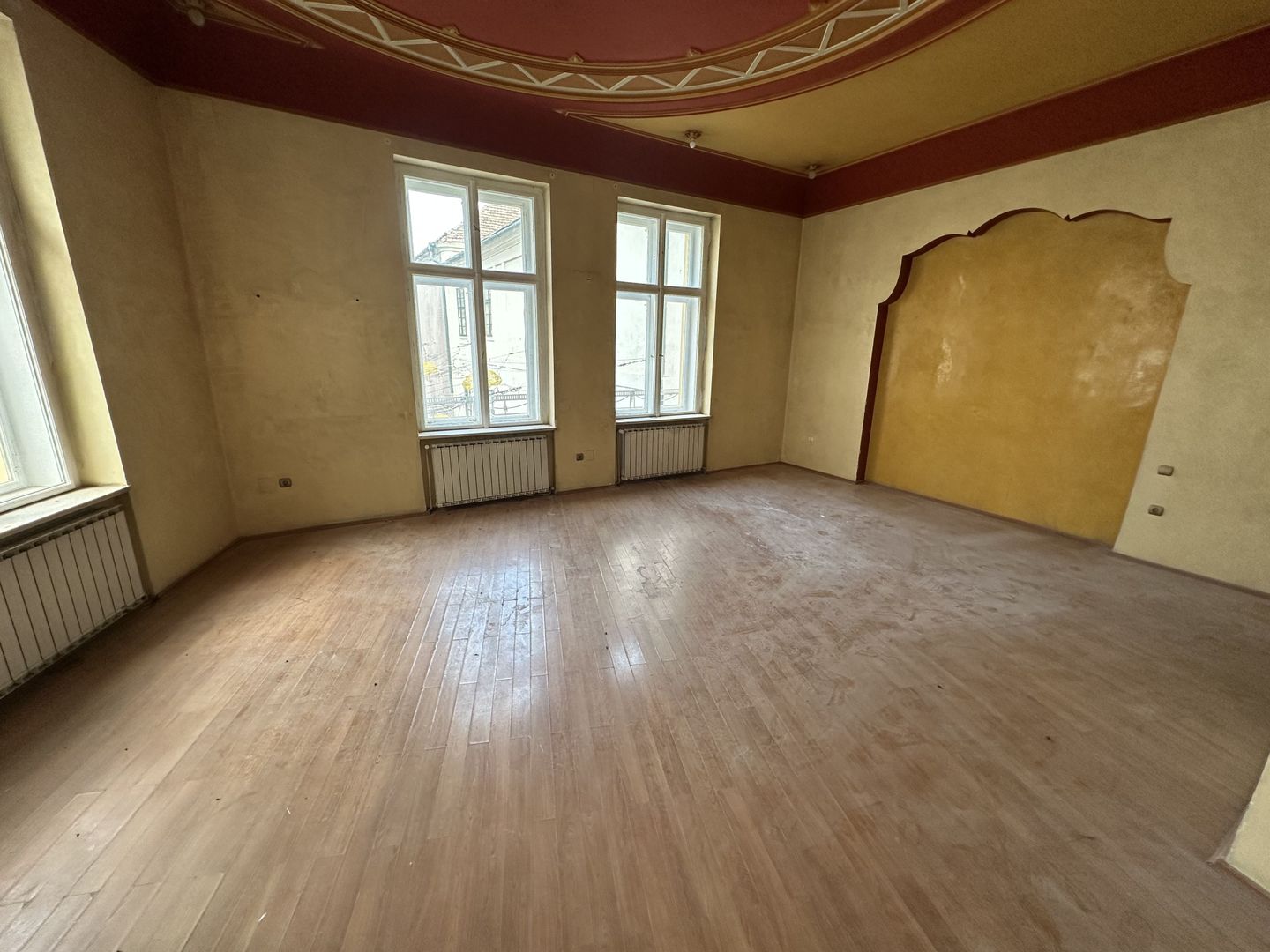 Spatiu pretabil restaurant zona Ultracentral - Poză 3