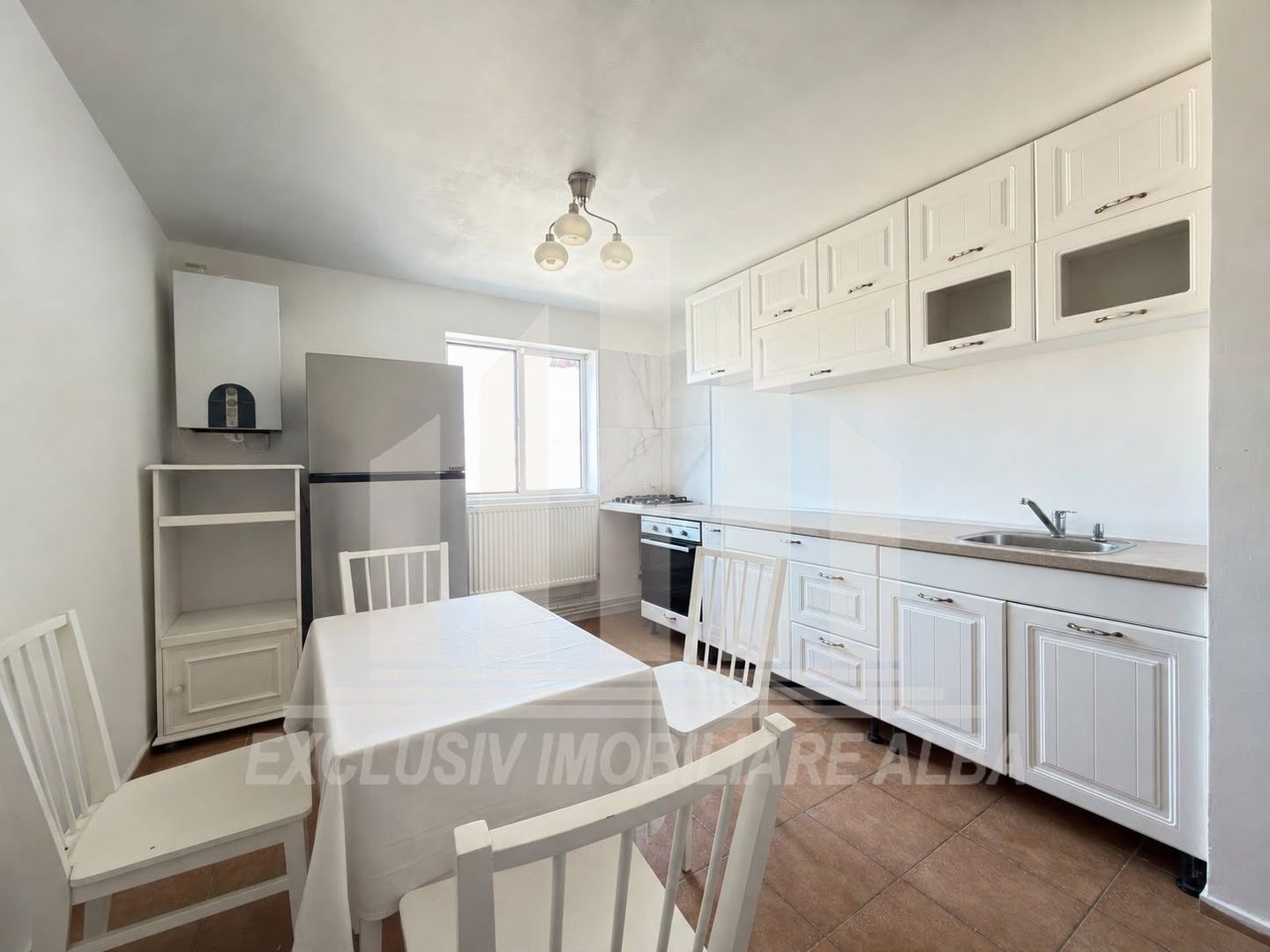 Apartament 2 camere | 51 mp | Balcon inchis | Cetate-Piata - Poză 1