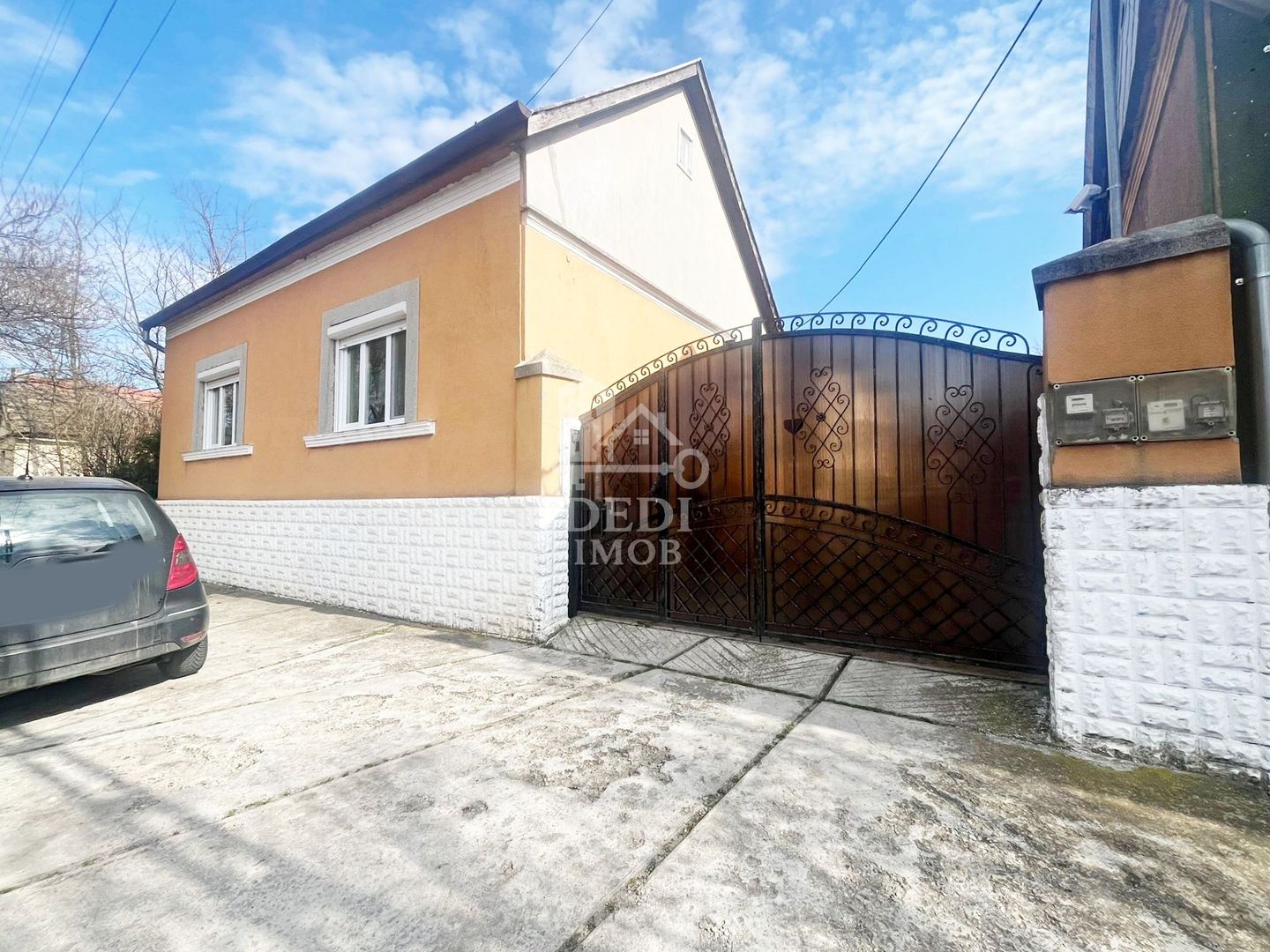 Casă cu 2 locuințe, teren intravilan 7062 mp Cetariu, Bihor - Poză 2