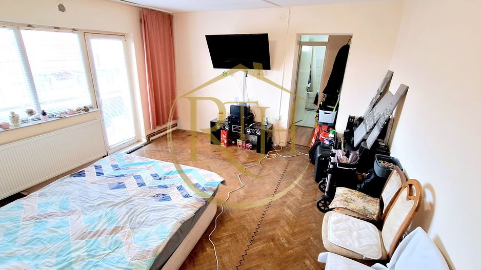 Oferim spre vanzare, Apartament cu 3 camere, Girocului, Sp. Judetean - Poză 3