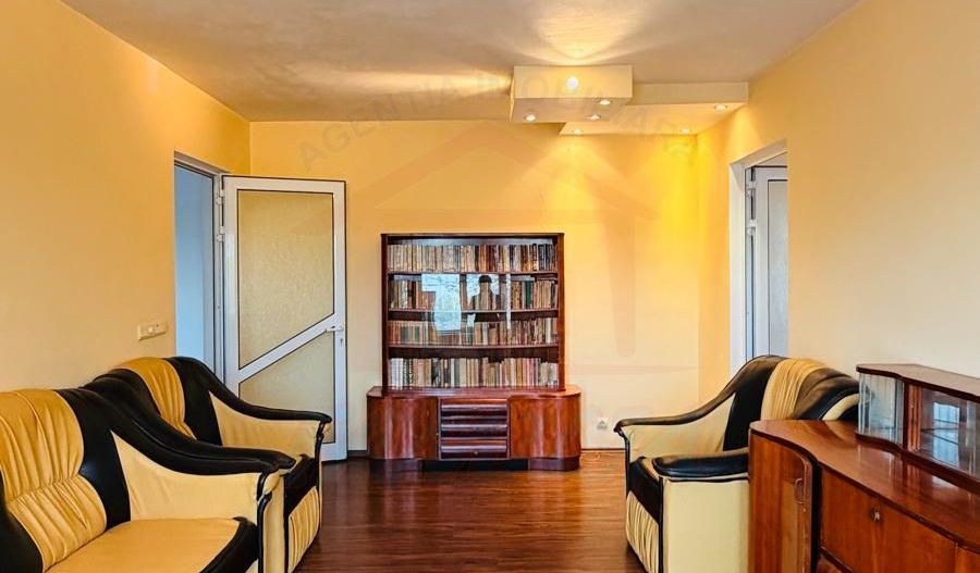 De vanzare Apartament 3 camere Tiglina 3, Galati, 75mp, et.4/4 - Poză 8