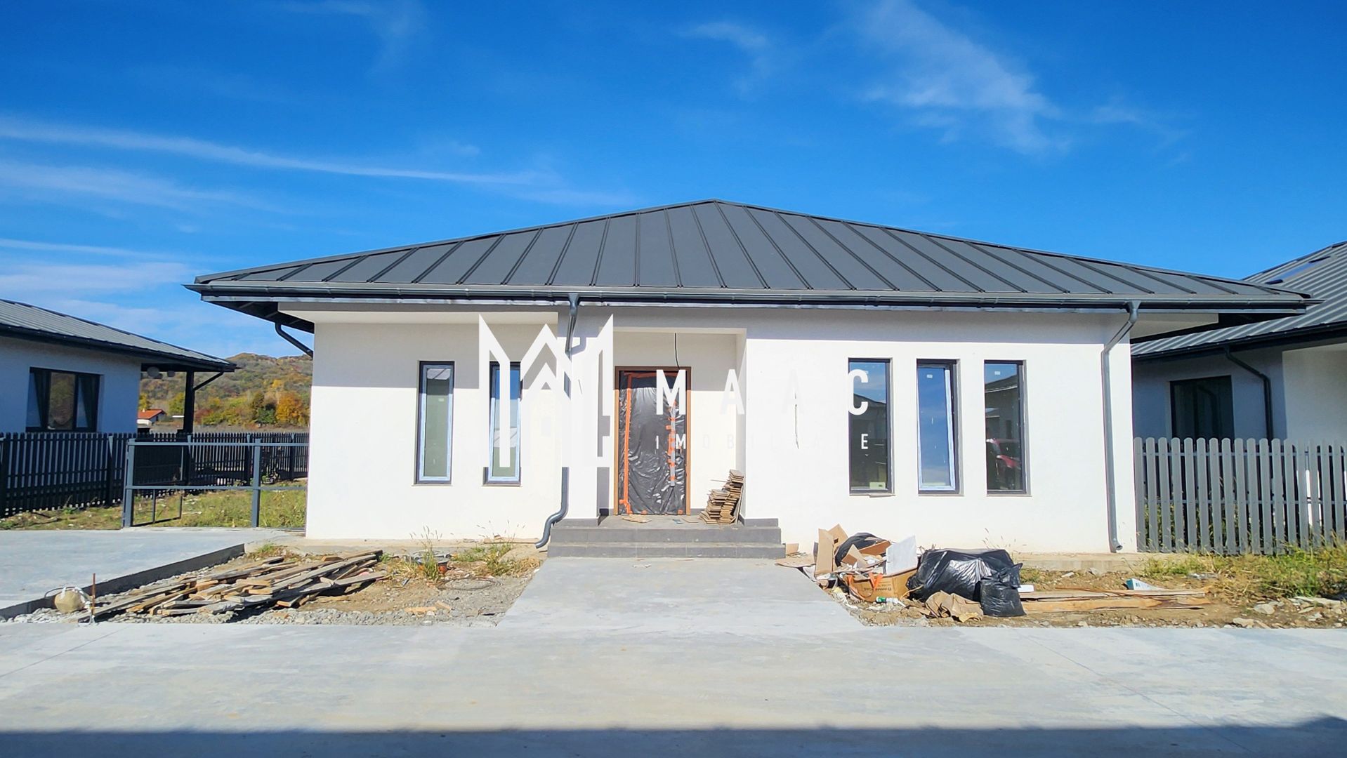 CASA NOUA NORD RESIDENCE- BUJORENI| 4 CAMERE, 2 BAI|142 mp utili, teren 500 mp - Poză 1