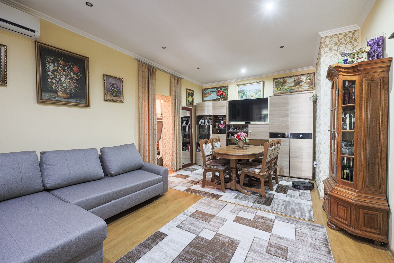 Apartament central, strada Episcopiei cu loc de parcare Comision 0 - Poză 6