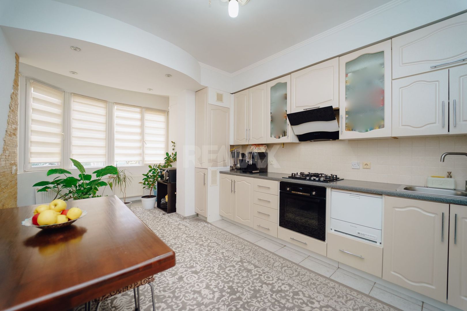 Apartament cu 3 camere I Buiucani I Alba Iulia - Poză 1