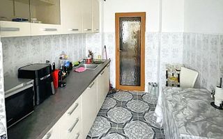 78000 euro, 2 camere decomandat , Micro 21 etaj 1, mobilat si utilat - Poză 7