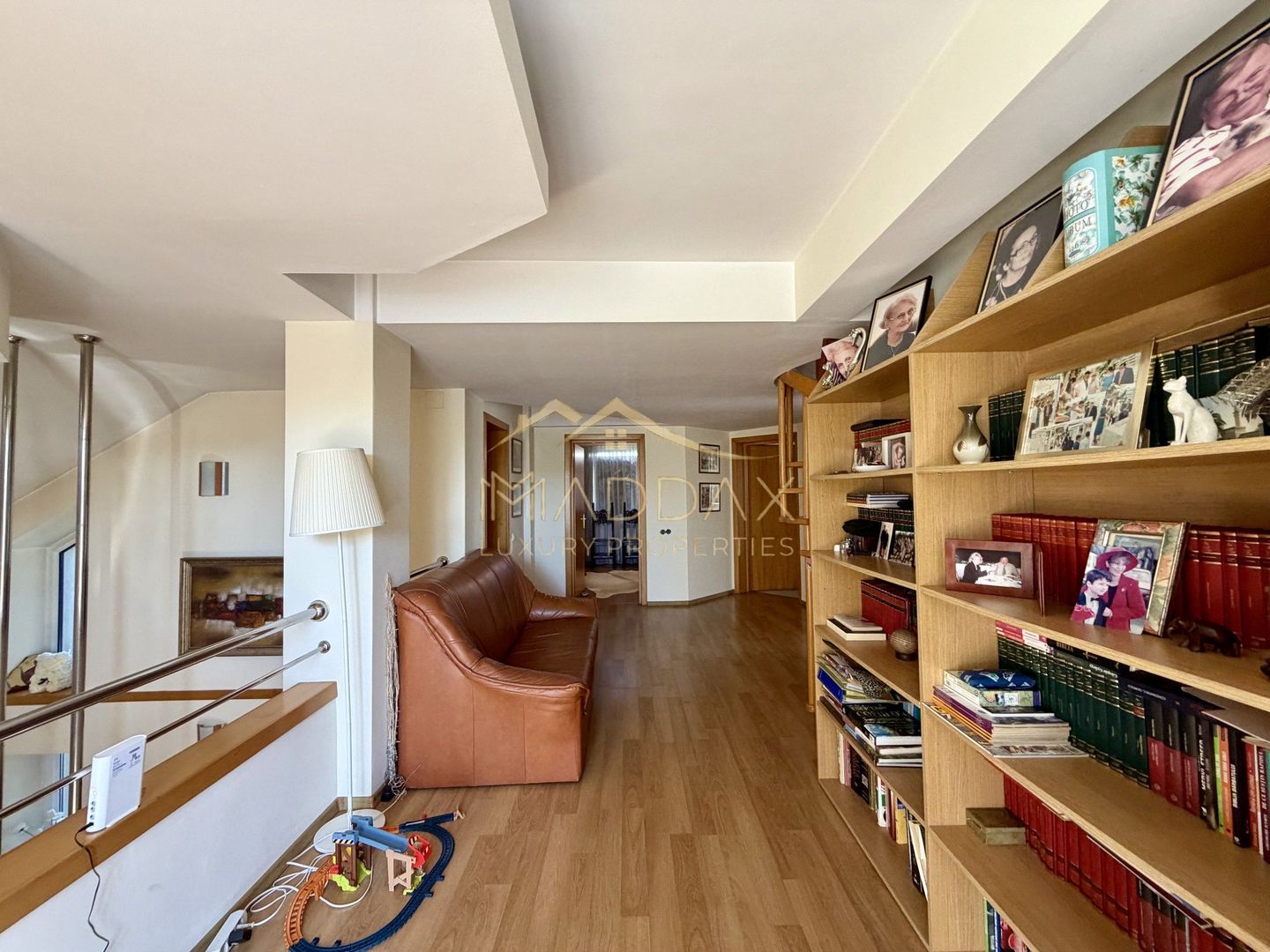 Vila cu 6 camere *485 mpc // *1.670mp teren* // 8 locuri parcare // Sisești - Poză 22