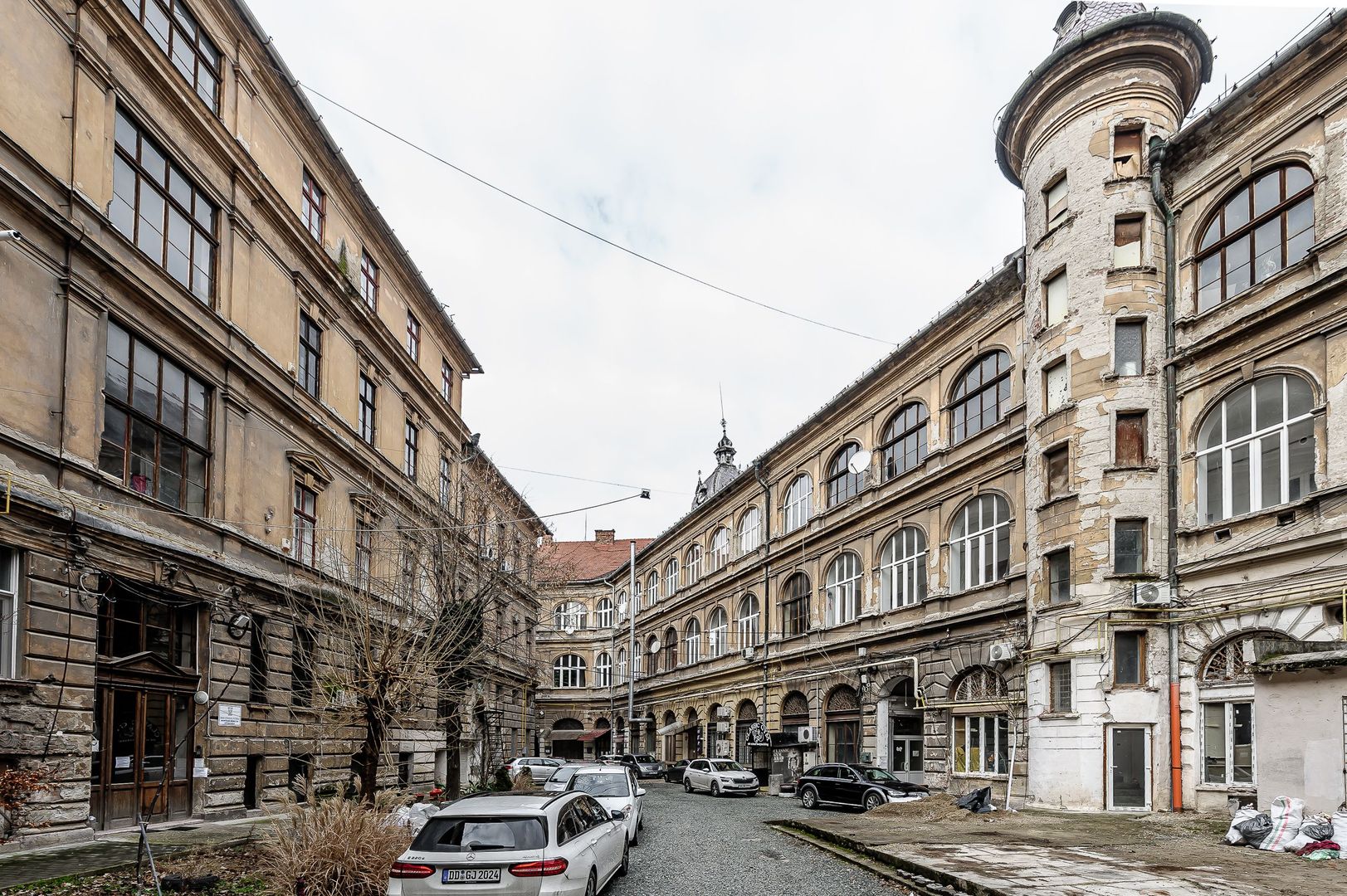 Apartament contemporan în Palatul Neumann, Arad. - Poză 3