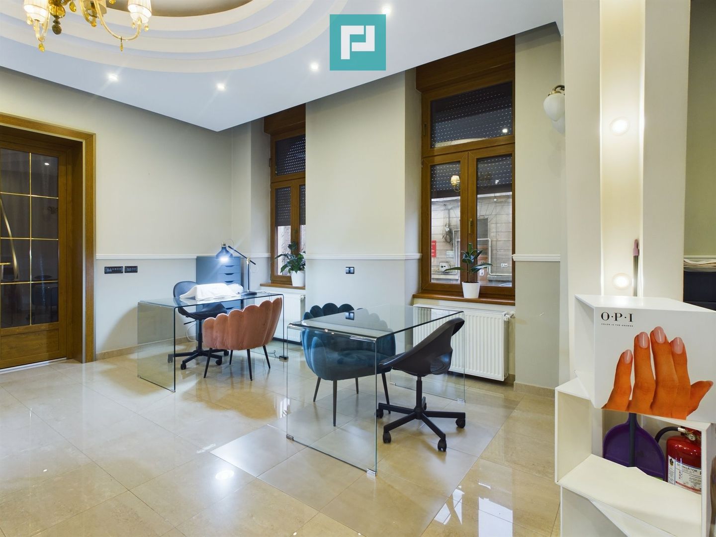 Post manichiură în salon Ultracentral - Poză 4