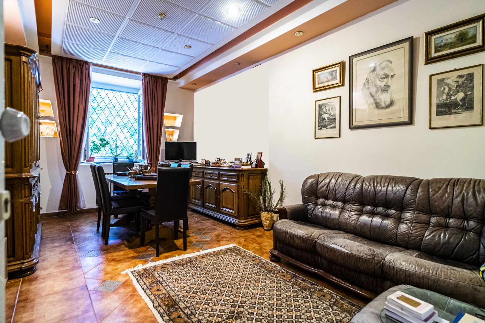 Vatra Luminoasa, bloc caramida reabilitat, parter inalt, renovat, parc - Poză 1