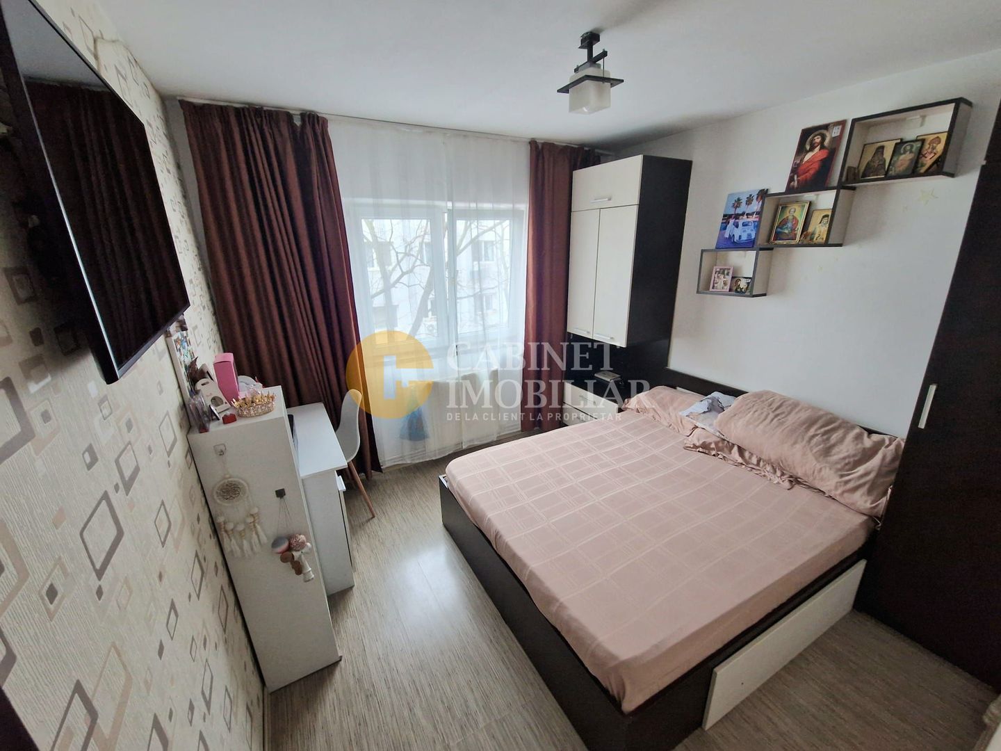 2 Camere Decomandat- Mobilat si Utilat- etaj intermediar- zona Dacia - Poză 3