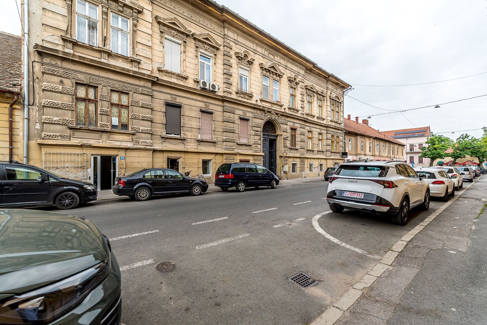 Apartament 2 camere Str. Lucian Blaga, clădire în renovare completa - Poză 1