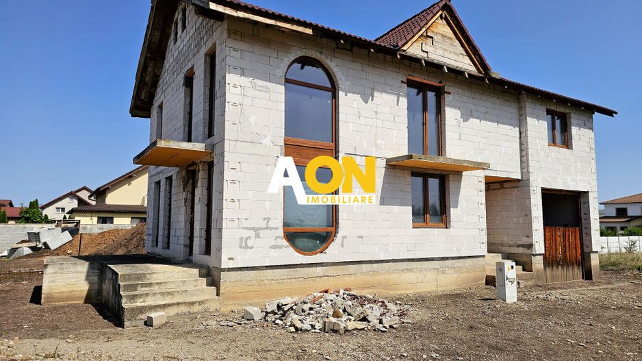 Casa la rosu, 4 camere, 301 mp teren, P+1, zona Alba-Micesti - Poză 1