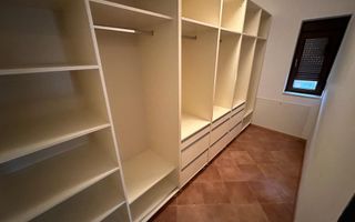 VILA  - ARADULUI. -British - Poză 47