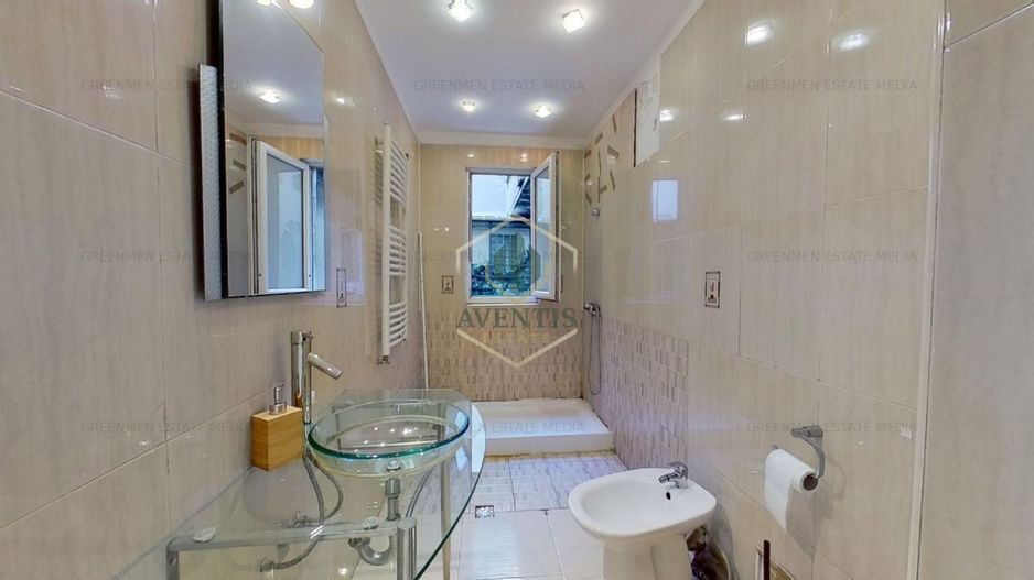 Blvd. Balcescu langa metrou Universitate, 4 camere, terasa de 50mp, 3 bai - Poză 25