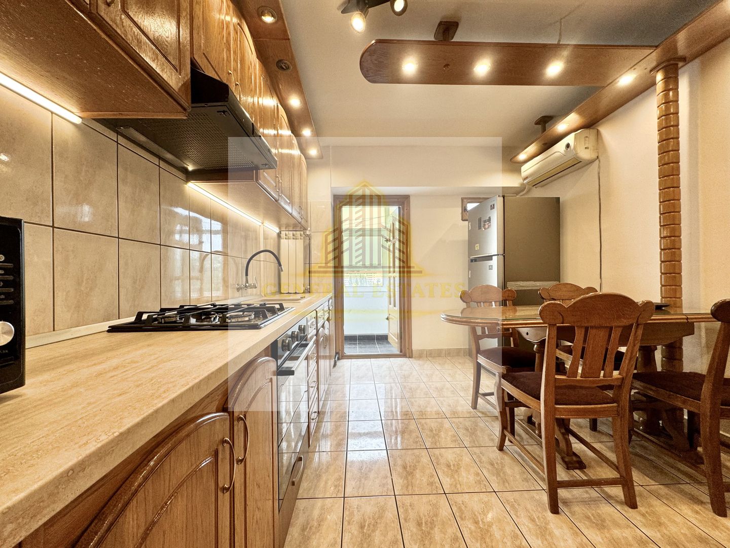 Spre Vânzare apartament cu 3 camere, în Centru, Păcurari - Poză 4