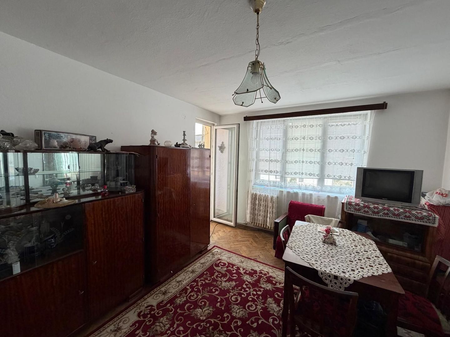 Apartament 3 camere, etaj 2 - zona Centru - Poză 2