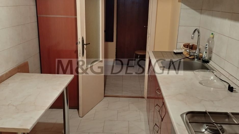 3 cam decomandat Torontalului etaj 1 - Poză 3