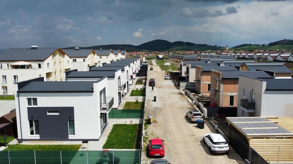 Casa/Vilă P+1 cu 4 camere de vânzare - Sânpetru - Poză 5