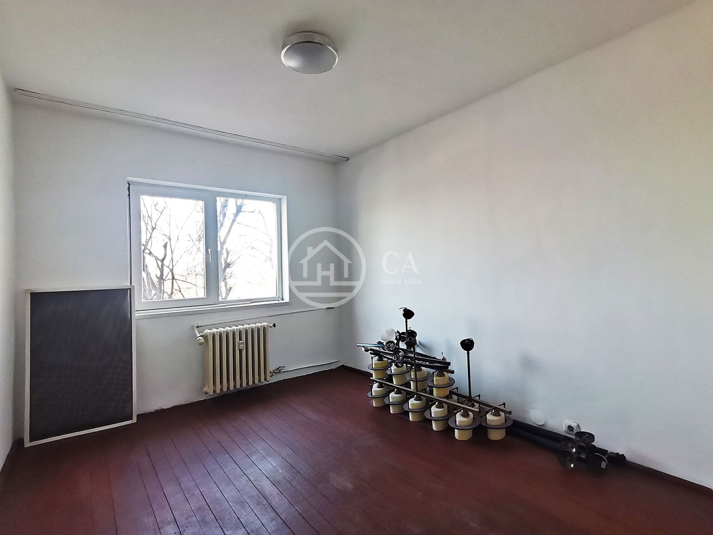 Apartament de vânzare cu 3 camere în zona Iosia , Oradea - Poză 2