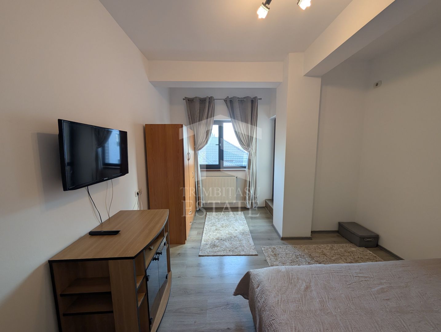 Garsonieră modernă 30 mp, Str. Cooperativei, cu balcon și parcare - Poză 3